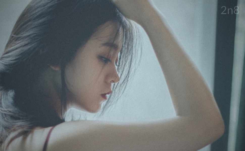 杭州女生洋洋与金主私密视频泄露，清纯JK床下反差引爆热议，网友纷纷围观