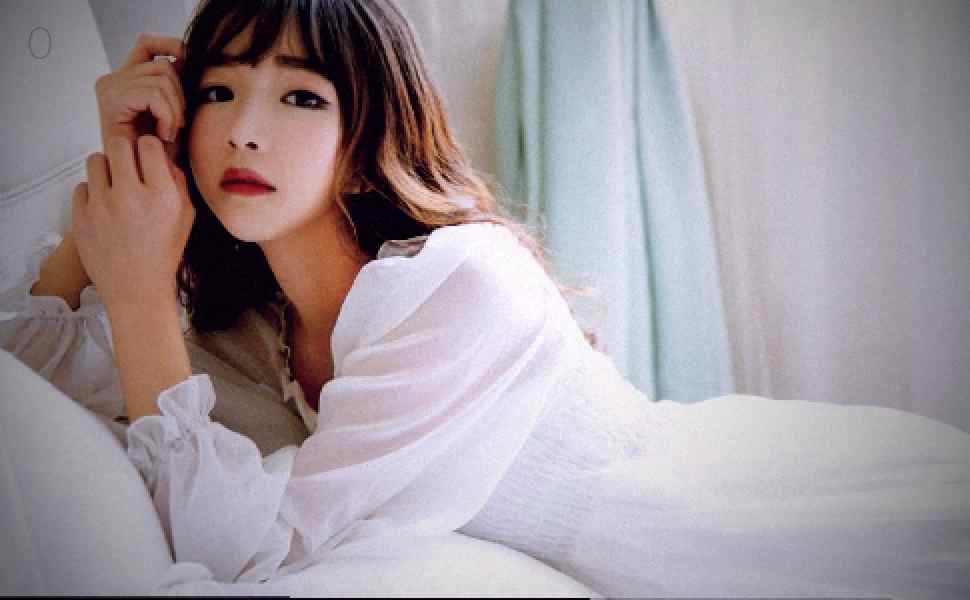 快手主播“是花嫂子”私密内容外泄：熟女自慰画面曝光，行为大胆引热议