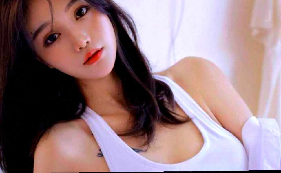 杭州高颜值女模张梓丹沦陷？被曝大年夜遭金主脚趾侵犯，网友：女神竟成泄欲工具！