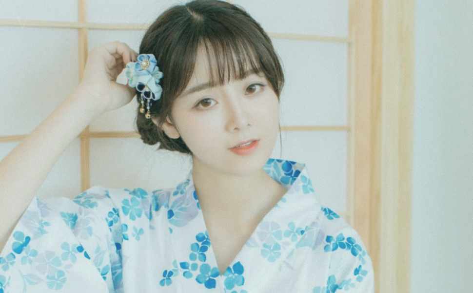 日本无码系列第64部：甜美白皙少女展现渴望，真情流露无套亲密瞬间